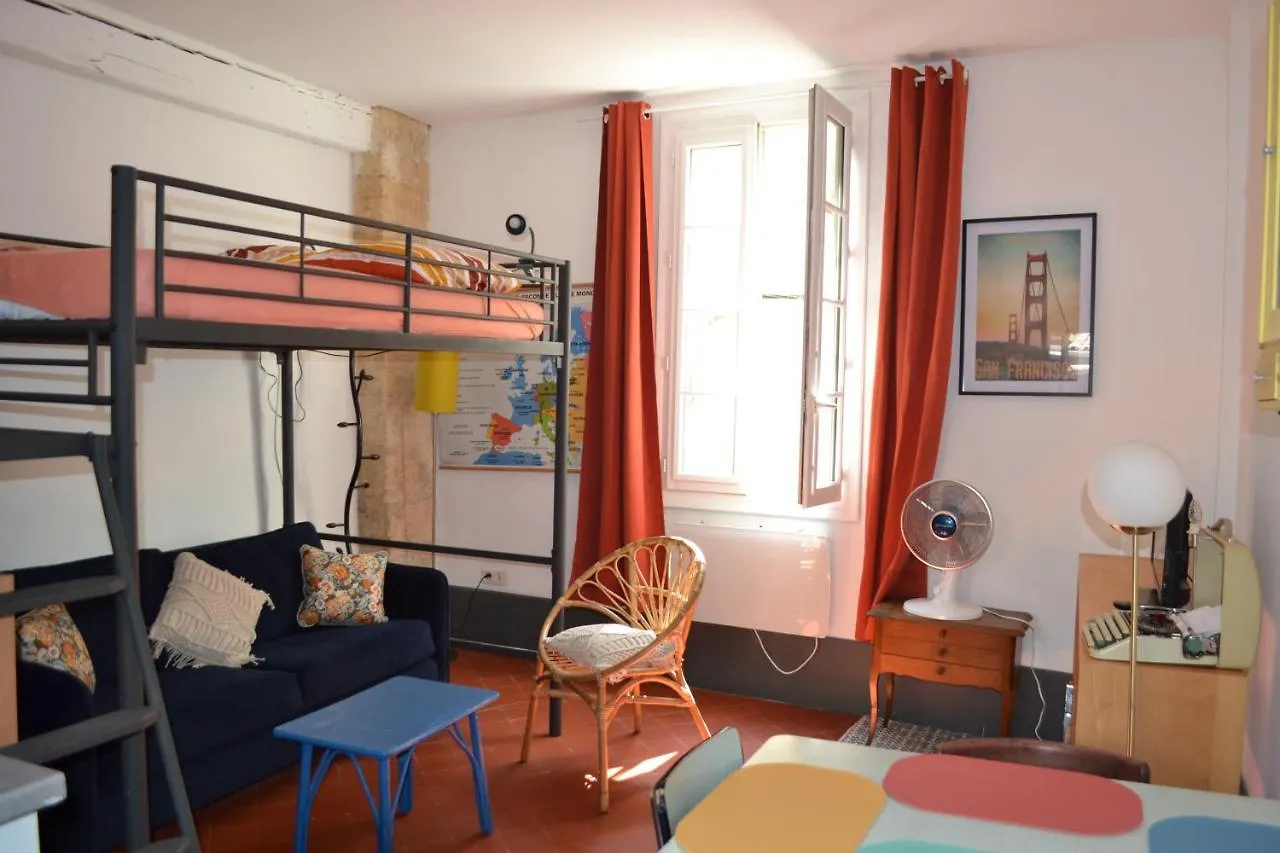 Studio Terrasse Clementine Avignon Apartment